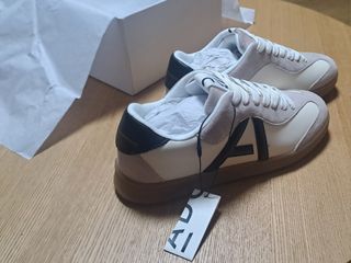 Zapatos deportivos y vestir