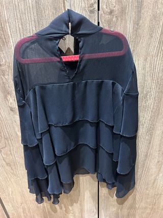 Blusa vuelos azul marina Zara
