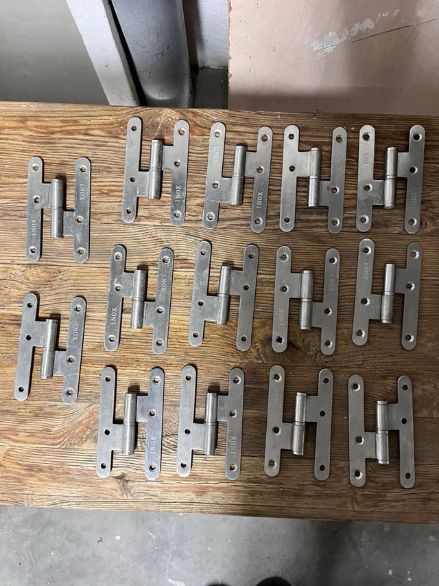 Manillas acero cerraduras y bisagras