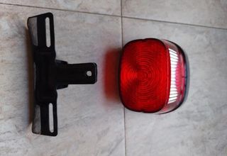 Portamatrículas y piloto Harley