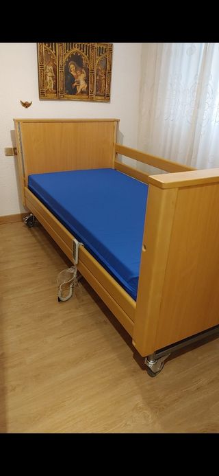 Cama articulada geriatríca