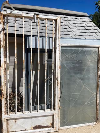 Puerta con reja