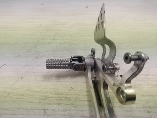 estribo  delantero derecho yamaha yzf r6 2004