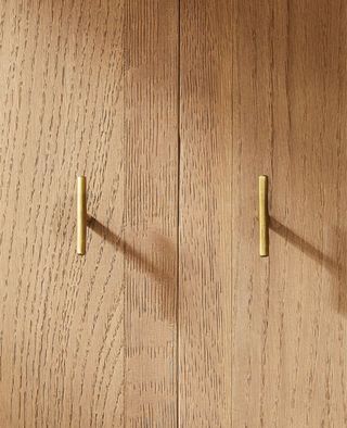 Tirador y pomo metalicos dorados Zara Home