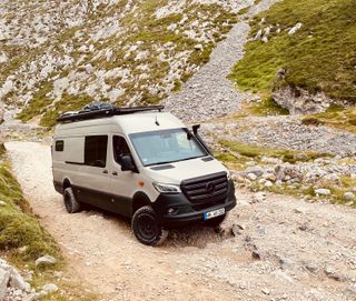 Mercedes Sprinter 907 4x4 – camper único