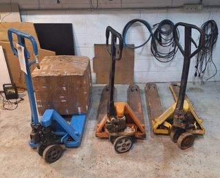 Reparación de transpaletas y gatos.