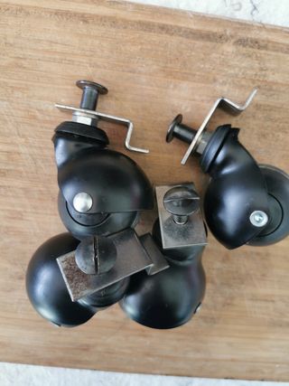 Ruote a sfera per mobili, girevoli