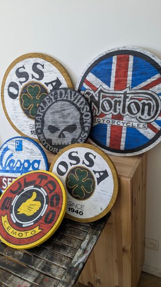 Cartel Norton en madera