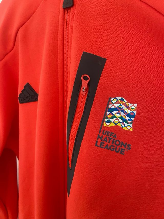 Chaqueta adidas talle M edicion limitada UEFA N.L