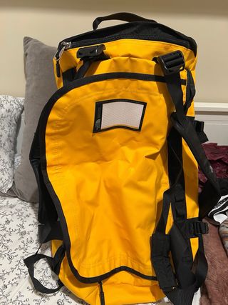 Mochila Base Camp M Amarilla