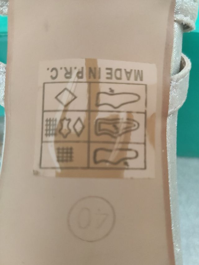 Sandalias de tacón preciosas