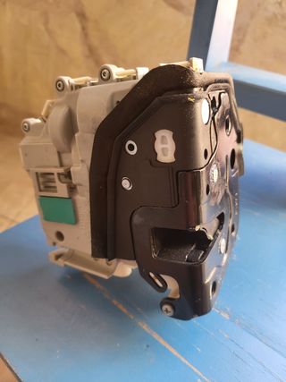 Cerradura audi a3 8v