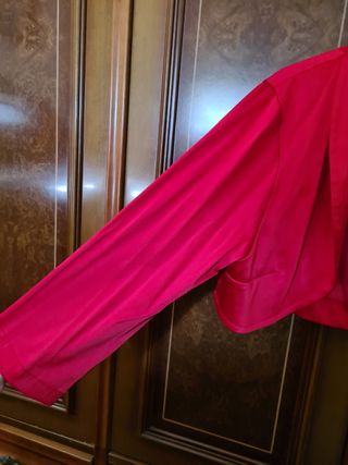 Chaqueta torera color rojo