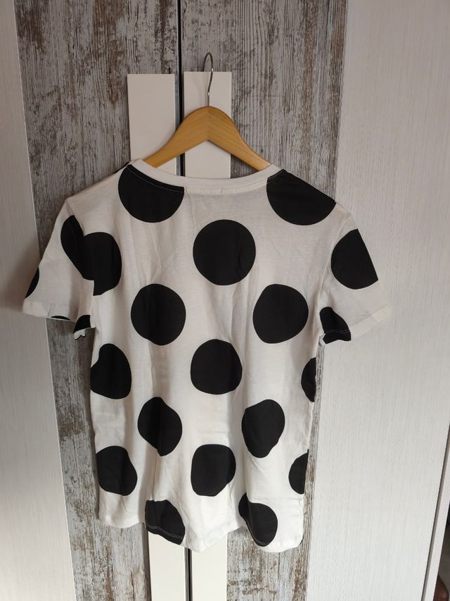 Camiseta lunares grandes Stradivarius. T