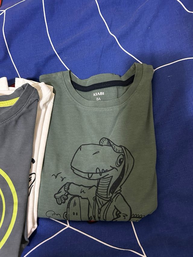 Lote 5 camisetas kiabi. Talla 8