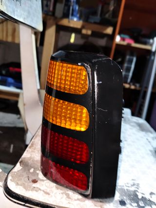 Faro trasero Ford orion 