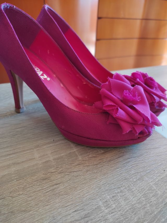 Zapatos fucsia 36 con cartera a juego