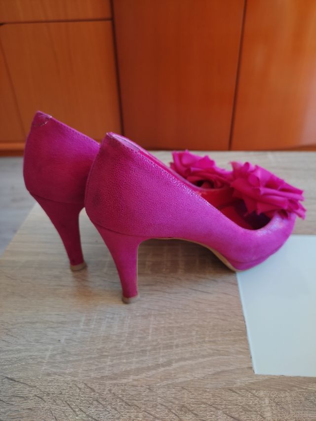 Zapatos fucsia 36 con cartera a juego