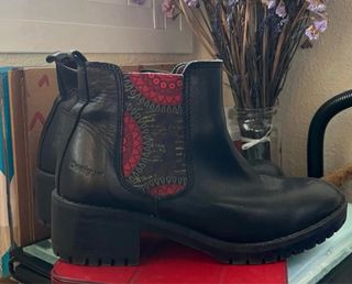Botines piel Desigual