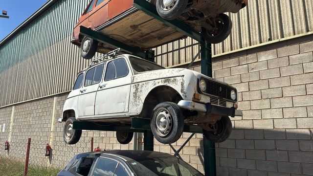 RENAULT 4, DESPIECE COMPLETO