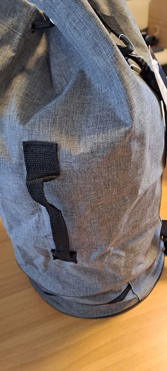 Sacca sport grigia e nera