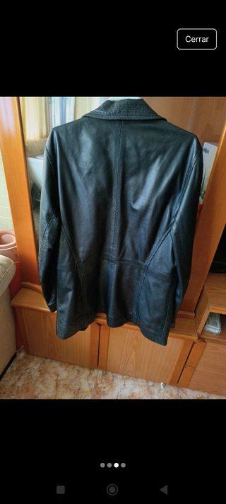 Chaqueta negra de piel natural