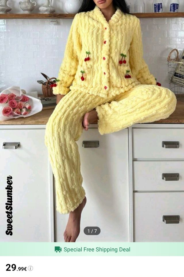 Pigiama in peluche giallo COMPLETAMENTE NUOVO