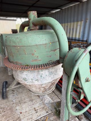 Hormigonera 300lt hinersa