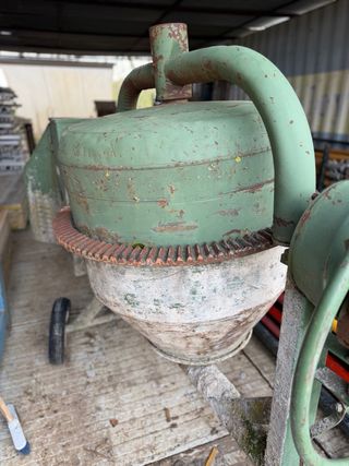 Hormigonera 300lt hinersa