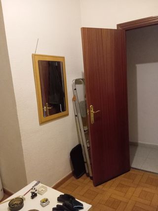 Habitación como guardamuebles o loca..