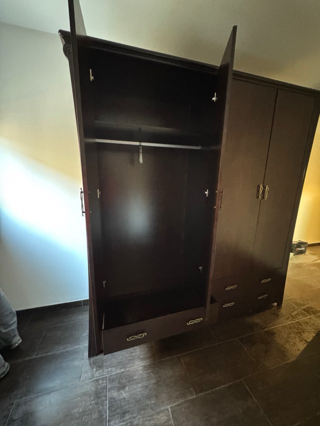 Armario ropero en buen estado