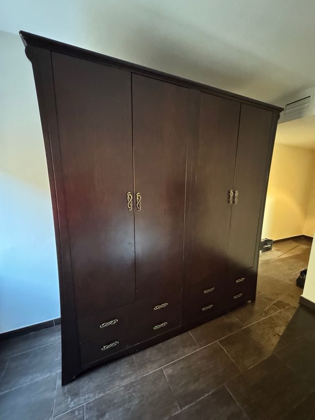 Armario ropero en buen estado