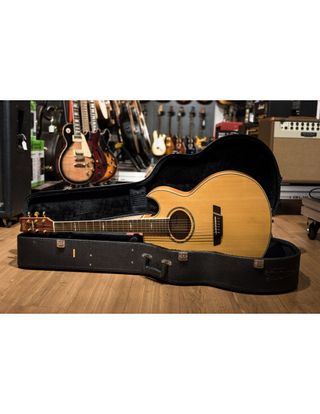 Washburn EA26 Craig Chaquico (1996)