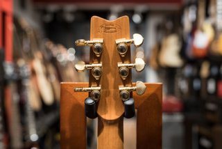 Washburn EA26 Craig Chaquico (1996)