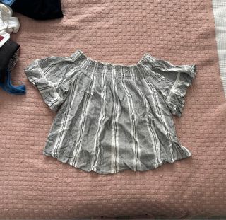 blusa rallas gris