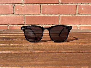 Gafas de sol negras nuevas