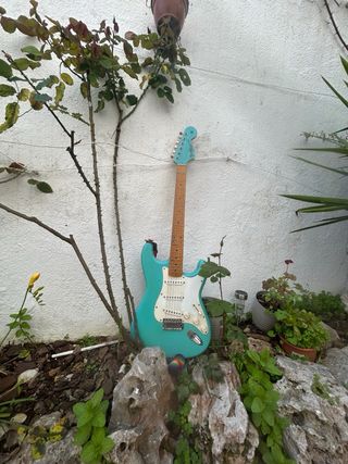 Copia Fender Stratocaster Increíble