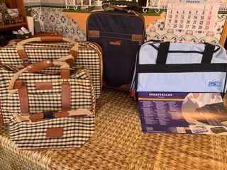 Maleta y bolsas