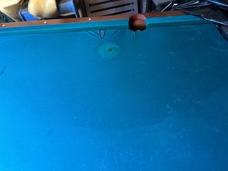 Mesa de billar tallada a mano