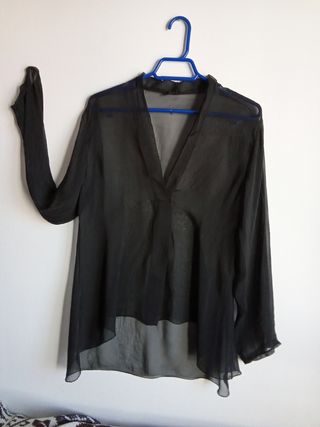 Blusa de seda transparente