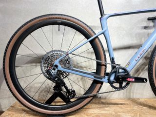 CUBE NUROAD C:62 EX 2025 AZUL