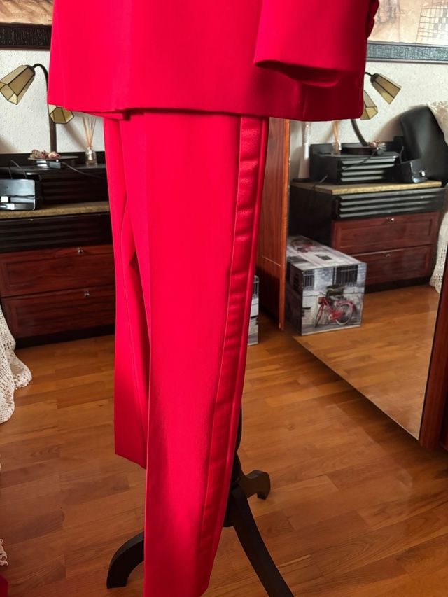 Traje rojo esmoquin