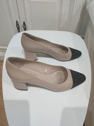 Zapato tacón ancho Uterqüe 