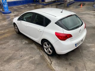 Opel Astra 2010