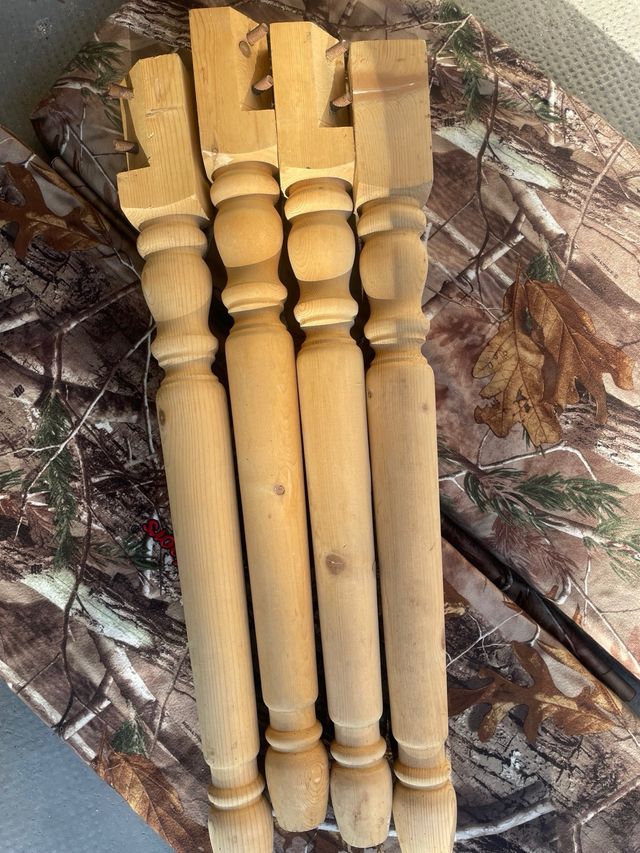 Set di 4 gambe in legno tornito grezzo