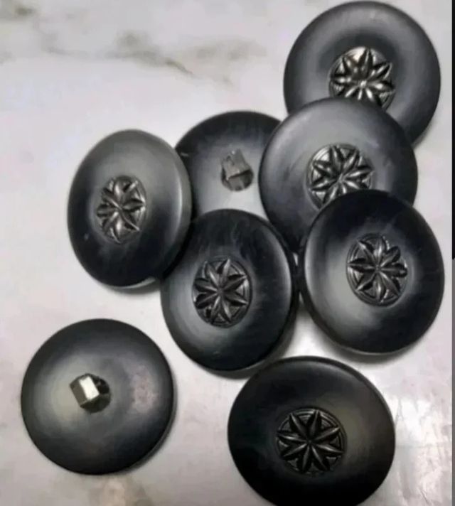 Lote 10 botones/3 modelos