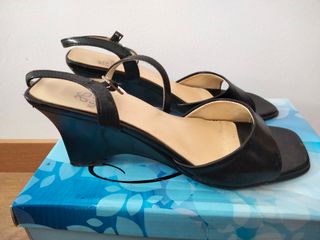 Sandalias de tacón bajo