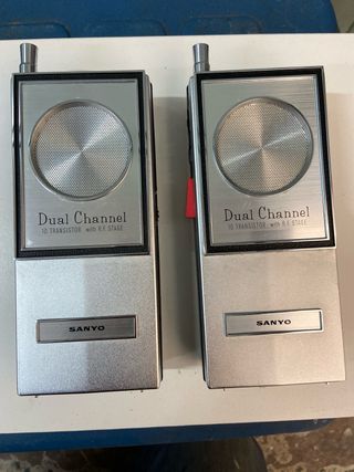Juego Walkies Talkies  Sanyo Dual Channel