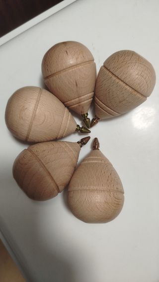 Lote 5 trompos de madera sin cuerdas
