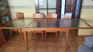 Mesa y 6 sillas,Mesa desmontada para transporte 